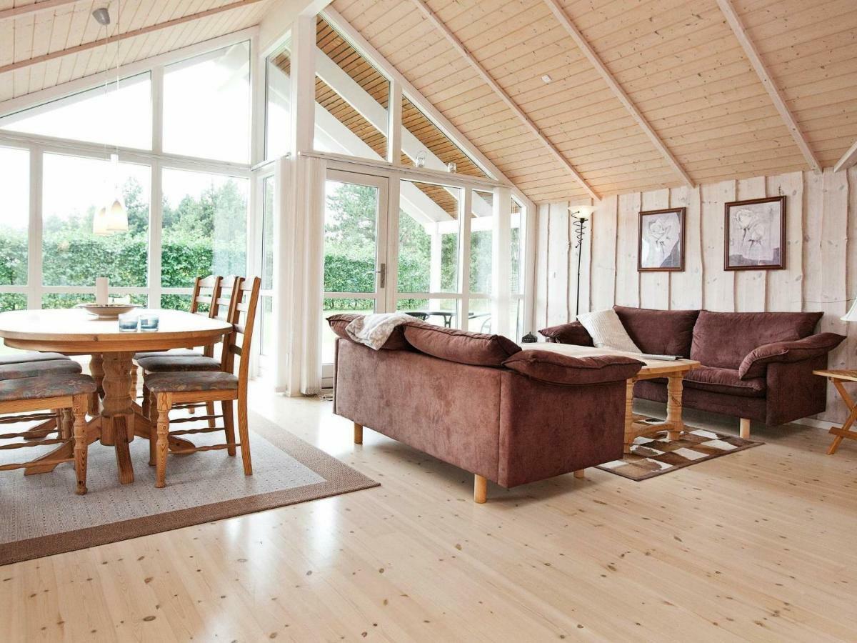 Three-Bedroom Holiday home in Rødby 38 Kramnitse Værelse billede